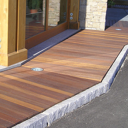 Listoni per esterno losa legnami Pavimenti per esterni in legno