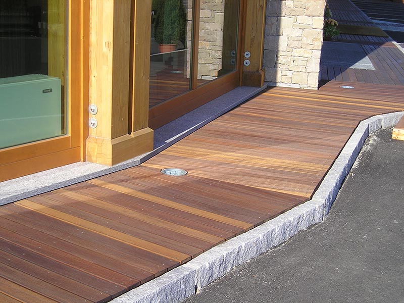 Listoni per esterno losa legnami Pavimenti per esterni in legno